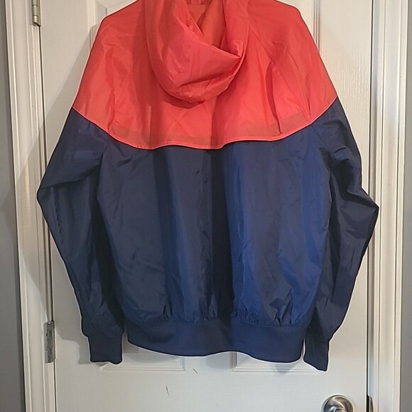 Nike Sportswear Men's Size Medium Red Navy Windrunner Hooded Jacket DA0001-410 - Picture 4 of 6
